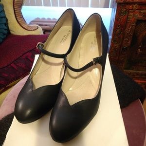 New Naturalizer Size 11 Mary Jane Heels